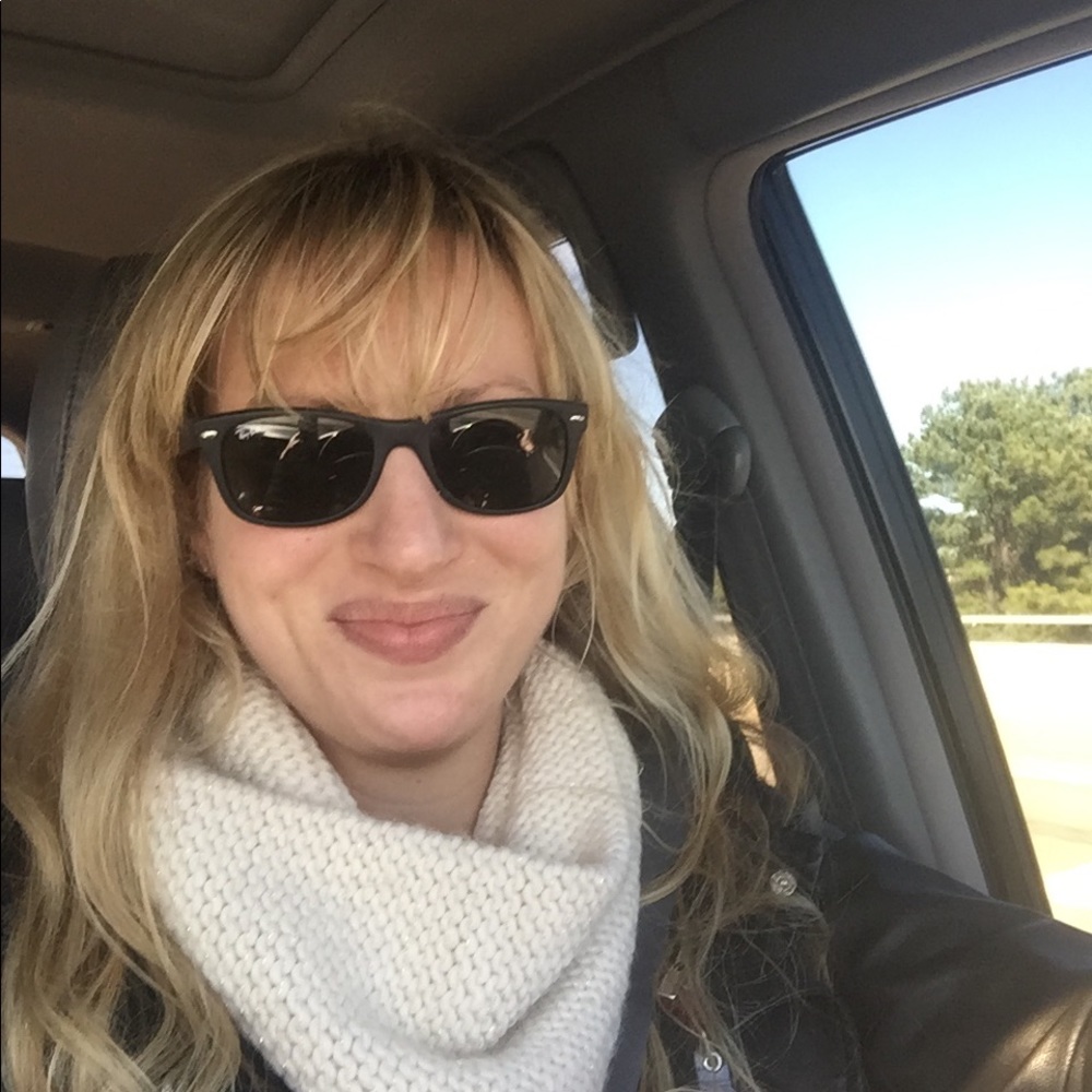 Meet your Posher, Whitney